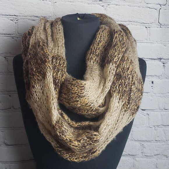 Vera Wang Brown Scarf - Picture 1 of 4